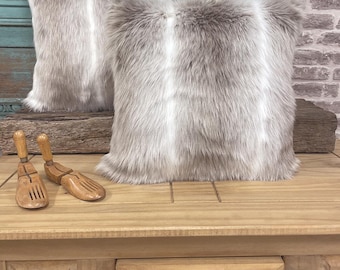 Rentier Kunstpelz Kissenbezug, Gestreiftes Kissen, Taupe & Weiß