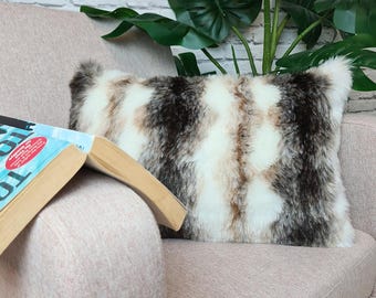 Italienischer Wolf Kunstpelz Kissenbezug | Gestreiftes Kissen