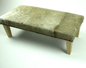 Extra Großer Beige Rindsleder Fußschemel 324, Moderne Rechteckige Ottomane (39 x 18 ") Mit Modernen Beinen