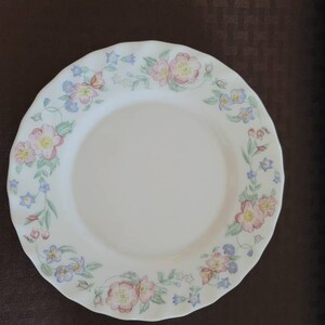 Arcopal France champetre dessert plate ivory scalloped edge