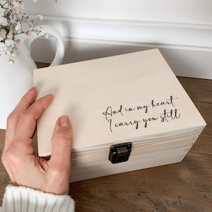 IN MEINEM HERZEN Baby-Verlust-Erinnerungsbox, personalisiertes Engel-Baby-Holzkiste, Erinnerungsbox für Fehlgeburten, Säuglingsverlust. Erinnerung an Baby