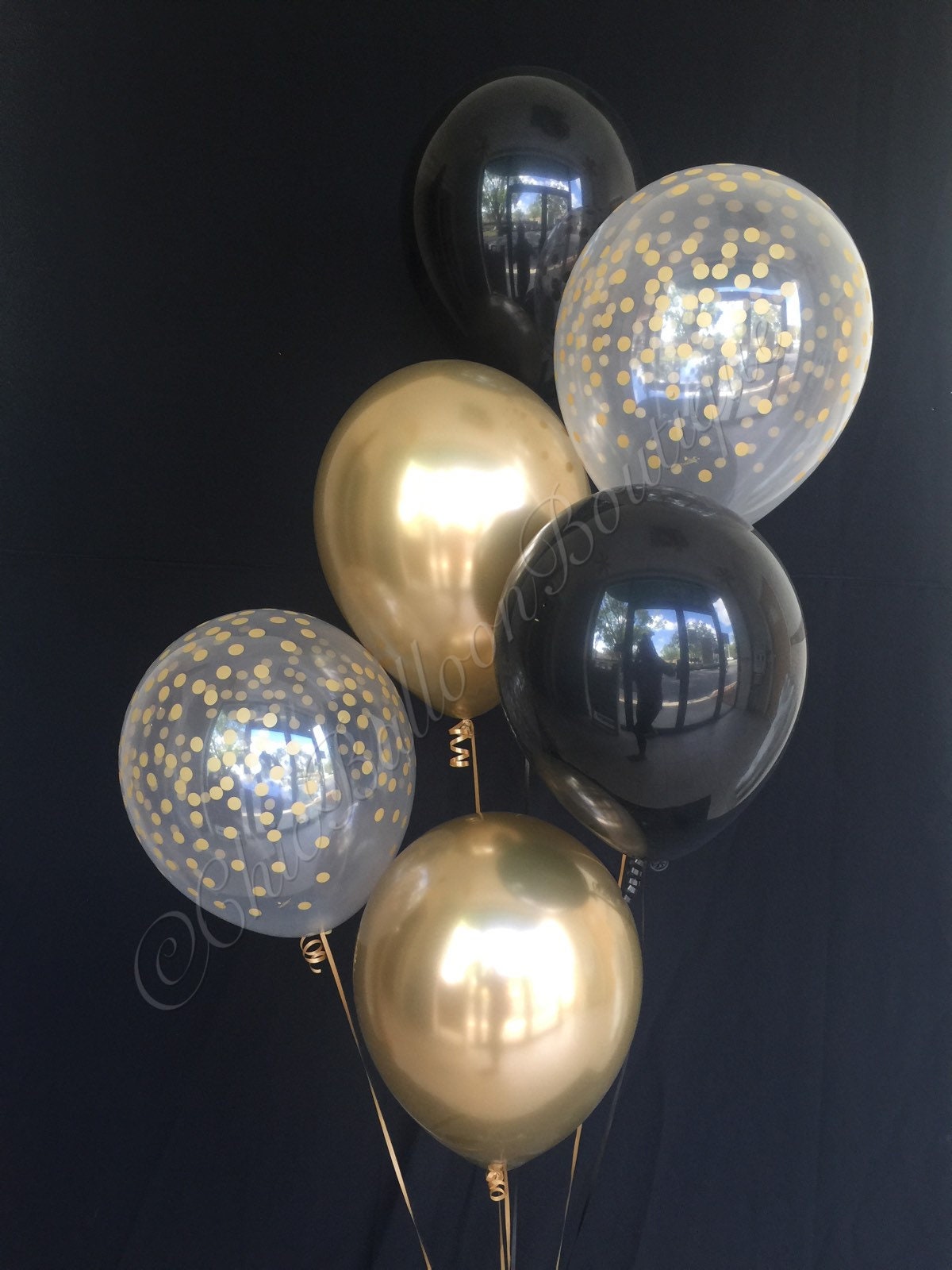 Black on sale gold balloons