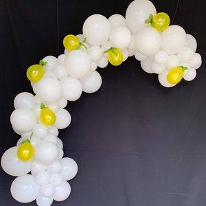 Lemon Balloon Garland - Lemon Balloons - Lemon Squeezy - Main Squeeze - Fruit Balloons - Lemon Decorations - Lemon Party