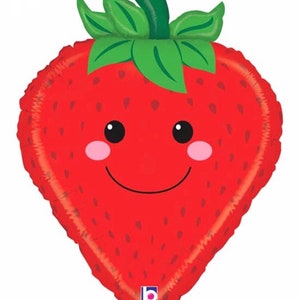 Pu&ograve; includere: Pallone di alluminio rosso a forma di fragola con un viso sorridente. Il pallone ha uno stelo e foglie verdi.