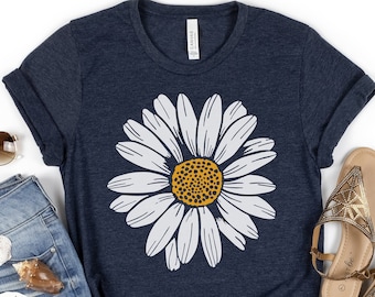 Camisa de flor, camisa de margarida, camisa de flores silvestres, presente de camisa floral, flor do mês de nascimento, presente para irmã, camisa de verão, camisa feminina de margarida, camiseta de flor