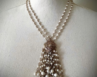 Collier pendentif pompon Art Déco, perles de verre et filigrane