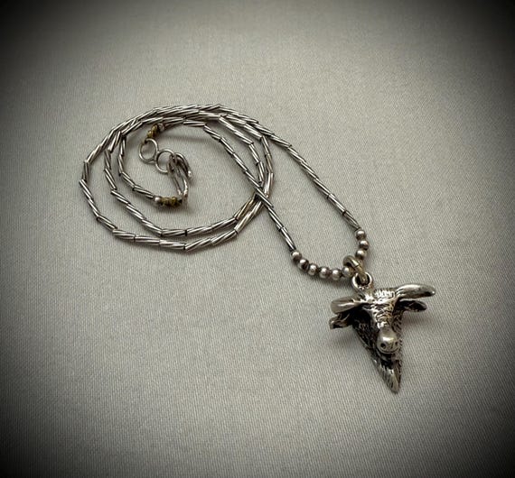Collana con ciondolo a forma di testa di toro, in acciaio inossidabile