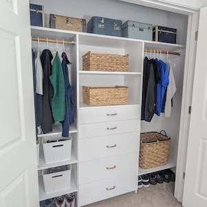 DIY Closet Organizer Woodworking Plans - Custom Reach-In Closet System with Drawers