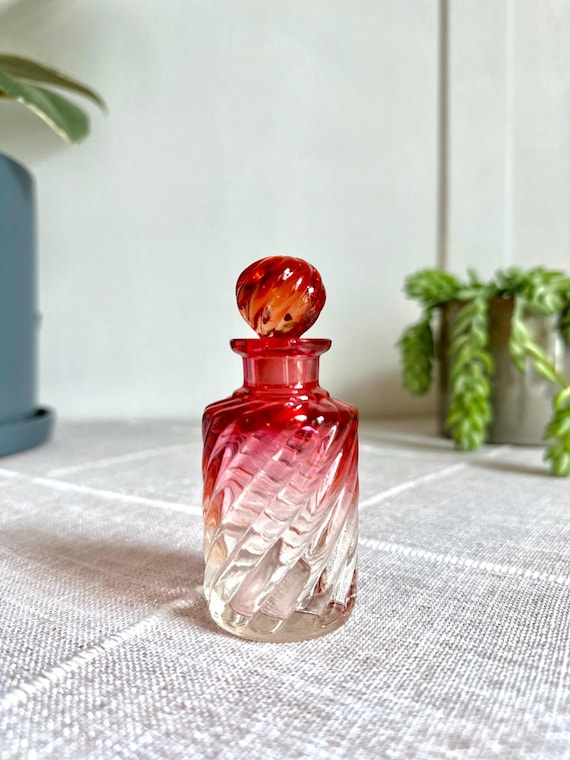 Early 1900s Antique Baccarat Fire Rose Rubina Swirl Crystal