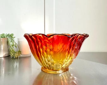 Rara ciotola in vetro Amberina Fayette Viking con bordo arricciato