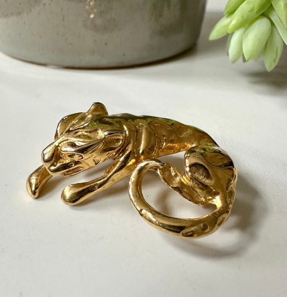 1980s Jaguar Gold-Toned Lapel Pin
