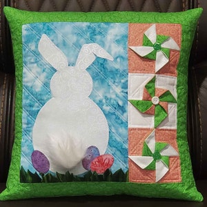 Easter Bunny Pillow / Wall Hanging Quilt Pattern