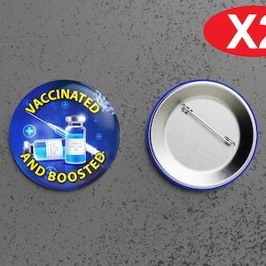 2 x boutons / badges Pinback 2,25 &quot; vaccinés et boostés