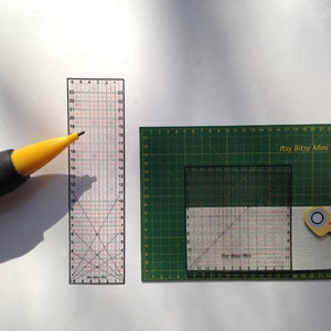 Dollhouse Miniature Quilting Sewing Rulers Cutting Pad Rotary Cutter, 1:12, 1/24