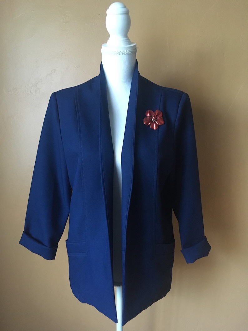 M12 1980s Blazer Jacket \u2022 Navy Blue Blazer with Brooch \u2022 Vintage Blazer \u2022 Mervyn/'s Bending Easy Blazer