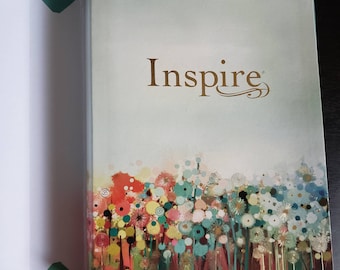 Inspire Bible LARGE Print NLT (LeatherLike, Floral Fields with Gold): The Bible for Coloring & Creative Journaling