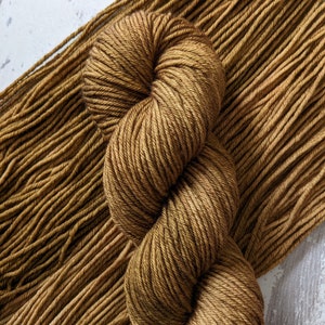 Walnut - Hand dyed superwash merino