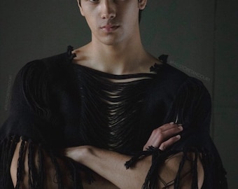 Unique raw frayed tulum poncho 27 inches long, boho chic oversized handmade poncho, relax fit Hand knit unisex poncho