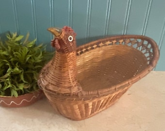 Vintage Wicker Chicken Basket/Large Wicker Basket/Figural Chicken Wicker Basket/Woven Basket