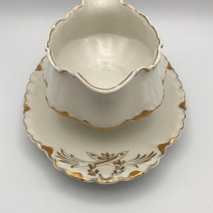 Haviland Limoges White Gravy Boat Gold Leaves Schleiger Pattern 15 with Attached Underplate/Haviland Limoges White Gold Gravy Boat