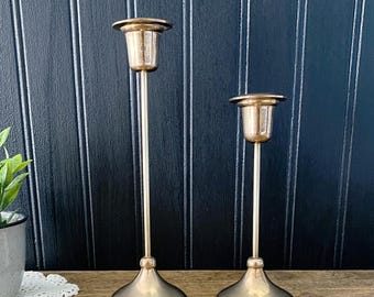 Par de candelabros de latón: Base pesada - Estilo minimalista - Doble tamaño - Hecho en India
