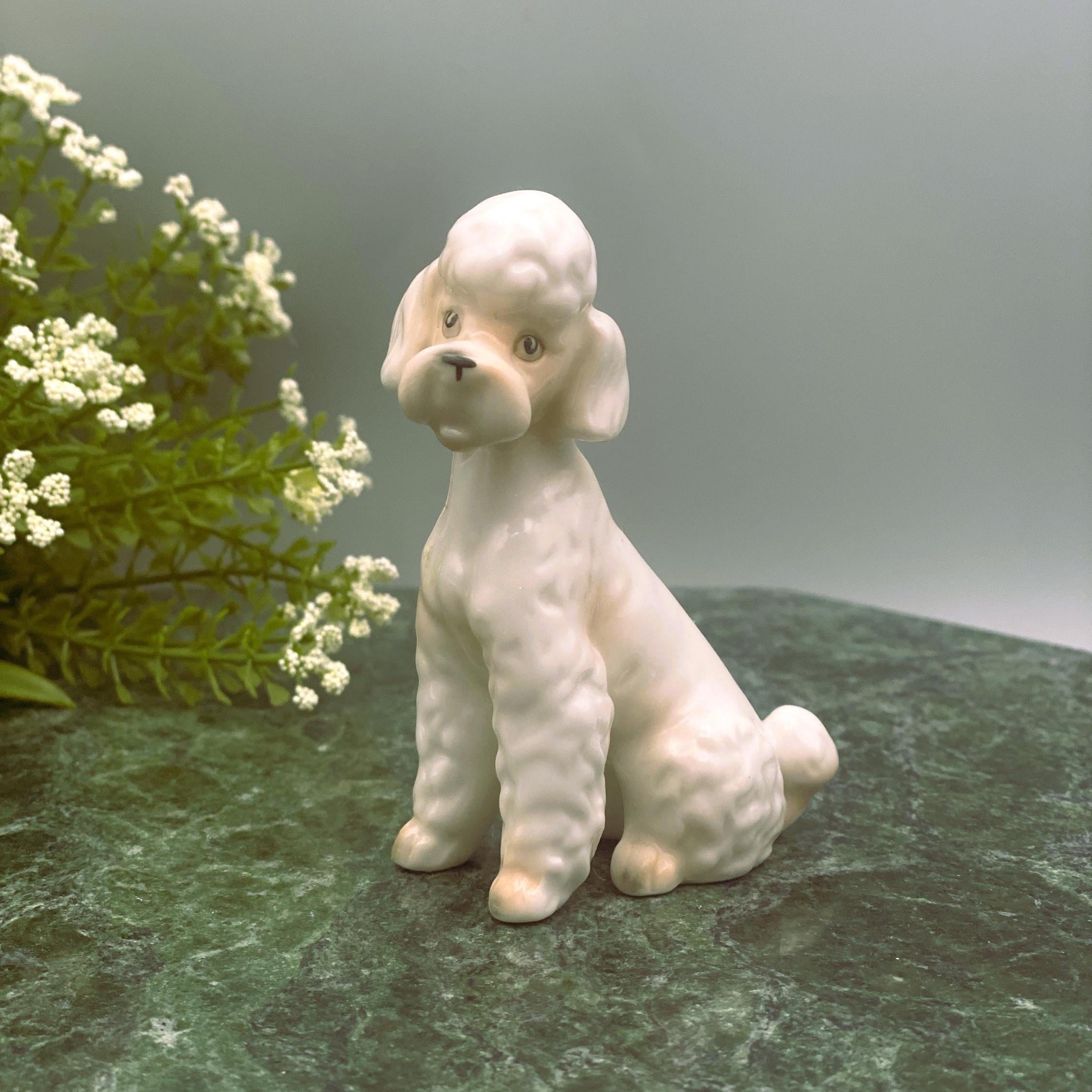 * vintage dog ୨୧ * モコモコ ホワイトの プードルちゃん vintage dog ୨୧ * モコモコ ホワイトの プードルちゃん - メルカリ