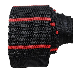 100% High Quality Silk Striped  Knit Tie - Black & Red