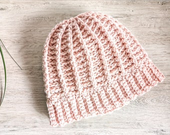 Chapeau femme de couleur rose poudre, Casquette moderne avec bords, Bonnet au crochet, Chauffe-tête