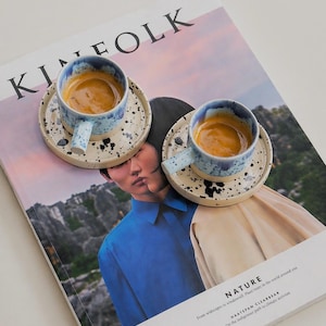 Xícara de café expresso artesanal em grés azul com pintas, caneca pequena de cerâmica, presente de cerâmica minimalista moderno