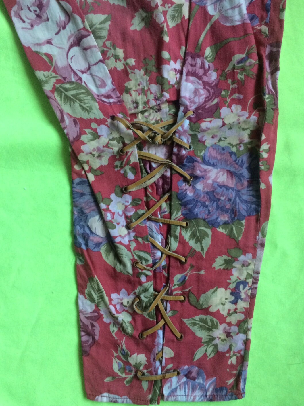 80s Gianni Versace Trousers Beautiful Flower Design Jodhpurs 80s Gianni Versace Trousers Beautiful Flower Design Jodhpurs