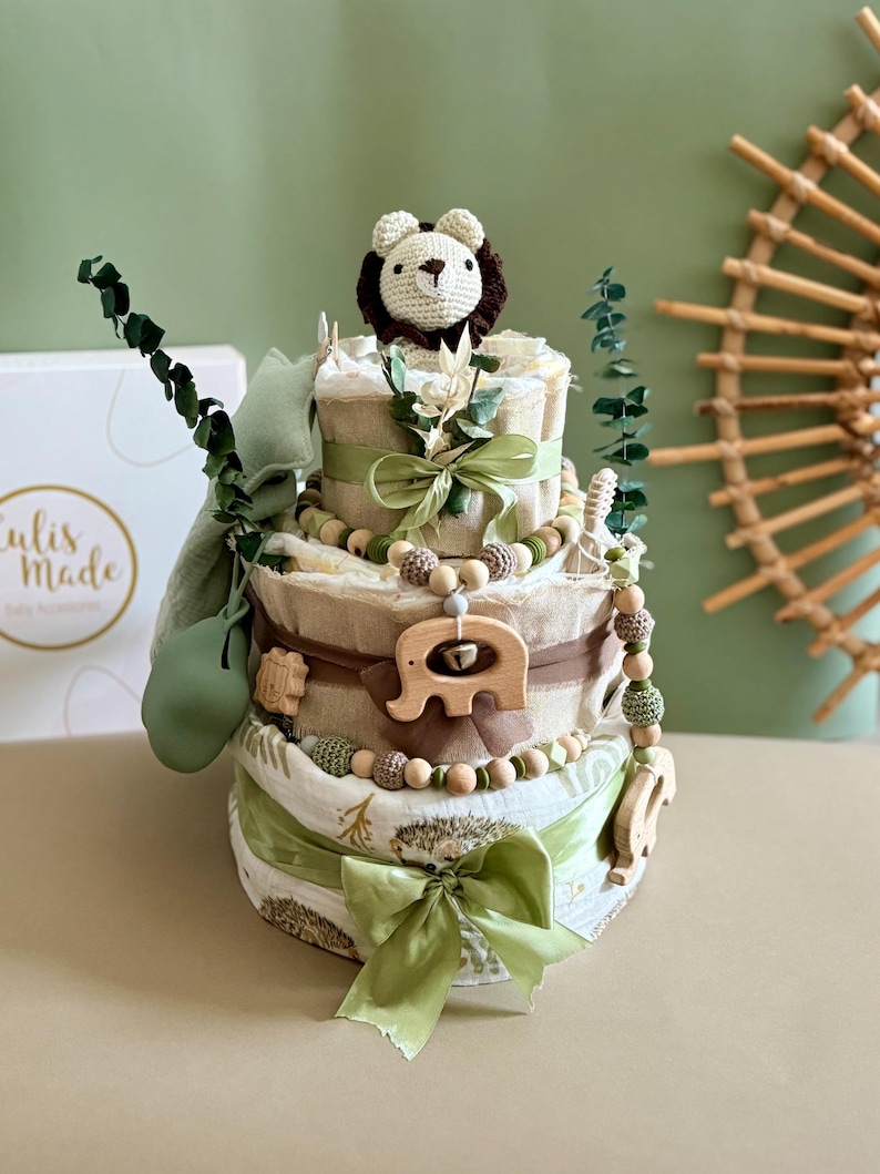 Pastel de pañales estilo león bohemio | Pastel de pañales safari para niño | Regalo para baby shower | Pastel de pañales para niño | Regalo para recién nacido imagen 10