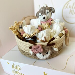 Babygeschenkset – Einzigartige Geschenke mit Namen Reh Rassel