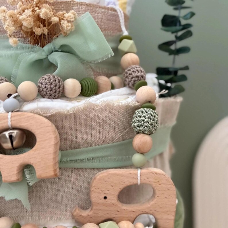 Gâteau de couches bohème dinosaure – Cadeau de naissance personnalisé | Cadeau de couches neutre pour une baby shower | Cadeau de baptême pour un garçon image 5