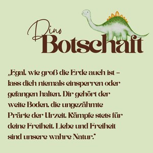 Dreistöckiges Windeltorte mit handgefertigte Schnullerkette und Rassel