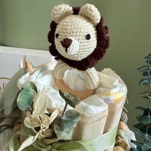 Pastel de pañales estilo león bohemio | Pastel de pañales safari para niño | Regalo para baby shower | Pastel de pañales para niño | Regalo para recién nacido imagen 9