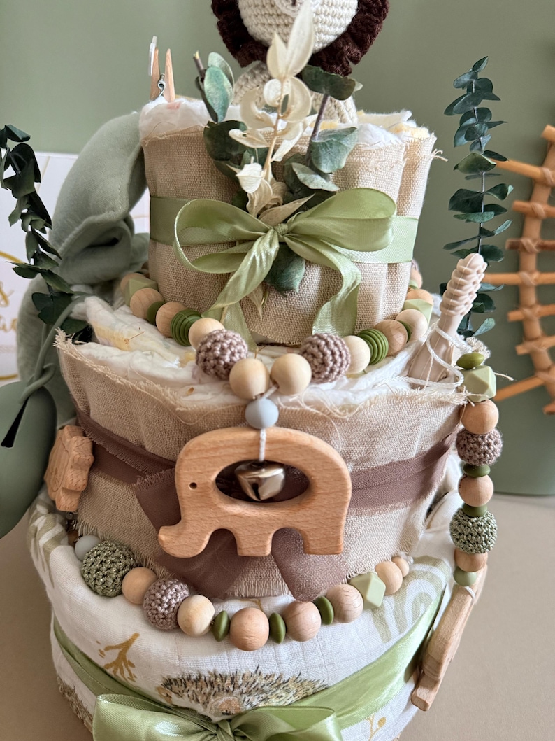 Pastel de pañales estilo león bohemio | Pastel de pañales safari para niño | Regalo para baby shower | Pastel de pañales para niño | Regalo para recién nacido imagen 8