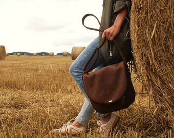 bag crossbody bag / vegan bag / saddle bag / boho hippie / pocket zipper bag / school trip travel / everyday casual / brown bronze chocolate