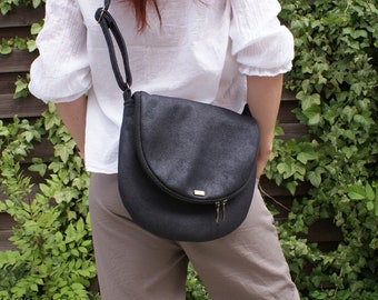 black bag / minimal bag / small bag / crossbody bag / vegan bag / saddle bag / boho bag / ginger bag / vegan suede / everyday casual /