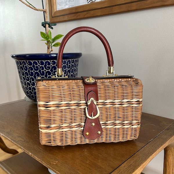 Late 1950's basket bag twisted contrasting stripes and leather trim detail, gold hardware, generous size, excellent condition