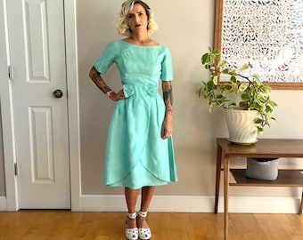 1950's formal mint green fit and flare party dress, bow waistband, petal skirt, perfect condition size XS