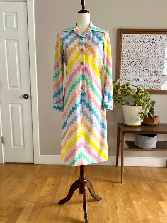 Early 1970's rainbow chevron striped shirtdress i… - image 3