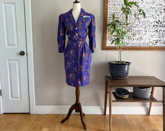 Vestido entallado floral morado de los años 80, detalle de bolsillo de encaje, hermoso diseño de los años 80, marca "Jonathan Martin", excelente estado, talla M/L