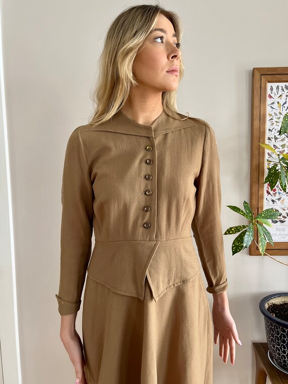 1940's taupe 3/4 sleeve dress cold rayon, peplum … - image 4