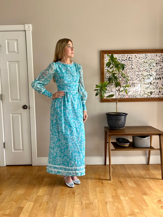 1970’s maxi dress, gorgeous turquoise & white flo… - image 1