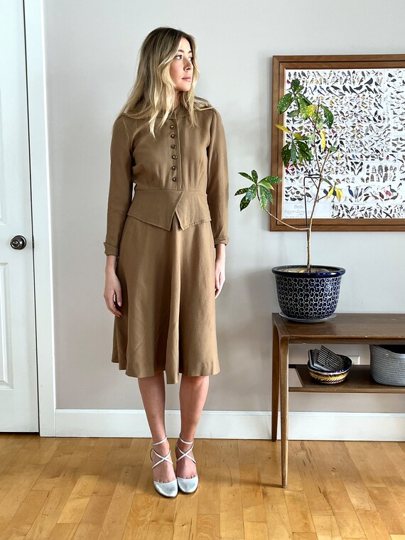 1940's taupe 3/4 sleeve dress cold rayon, peplum … - image 3