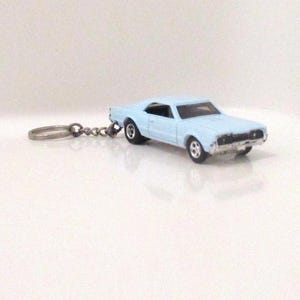1967 OLDSMOBILE 442 Dragster Keychain,