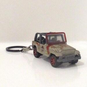 Mudding Muddy 1993 Jeep WranglerKeychain,