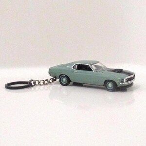 1970 Ford Mustang shaker hood scoop Keychain,