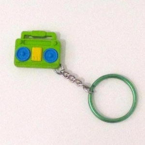 Boom box Keychain, Portable sound system CD player Radio Cassette Rap Music Break Dancing Rapper Carry Radio Battery Speakers 1970'S-1980'S