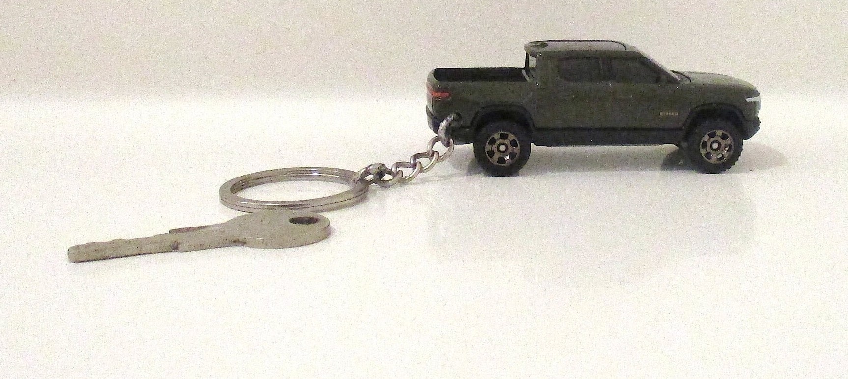 2021 Rivian R1T Green Skylight Truck Keychain, - Etsy
